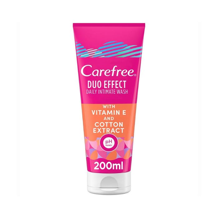 Carefree Duo Effect Daily Intimate Wash with Vitamin E 200ml